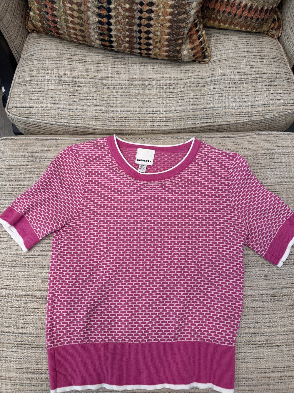 Industry Magenta Patterned Short Sleeve Sweater - Size Small NWOT